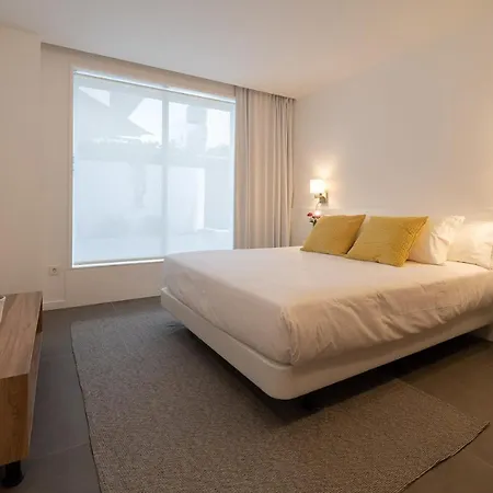 A Meiga Areas-playa America! Aparthotel