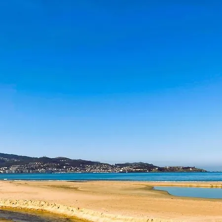 アパートホテル A Meiga Areas-playa America! Nigrán